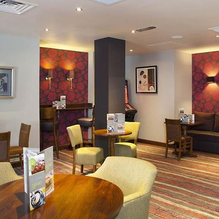 Premier Inn Camberley Exterior photo