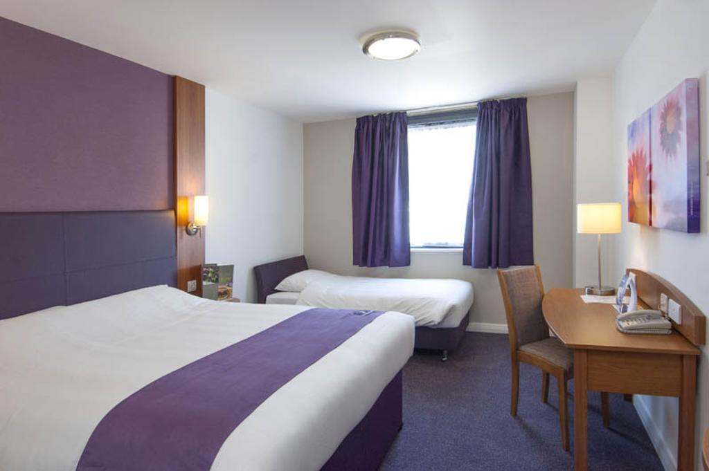 Premier Inn Camberley Room photo