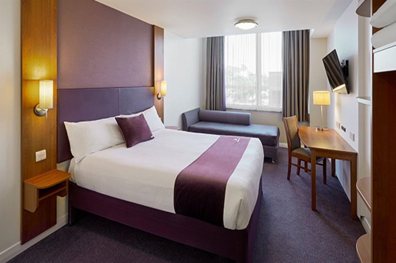 Premier Inn Camberley Exterior photo