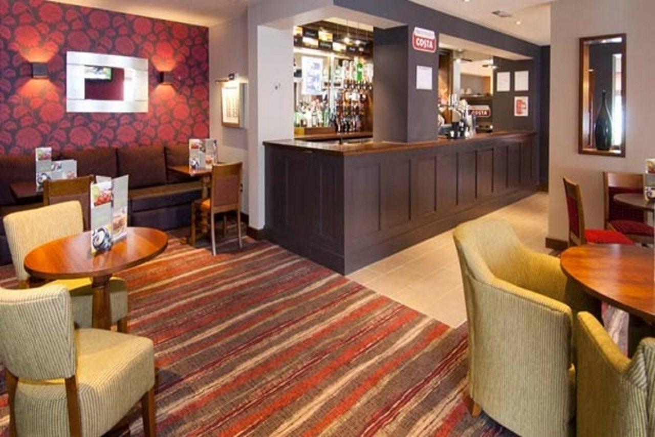 Premier Inn Camberley Exterior photo