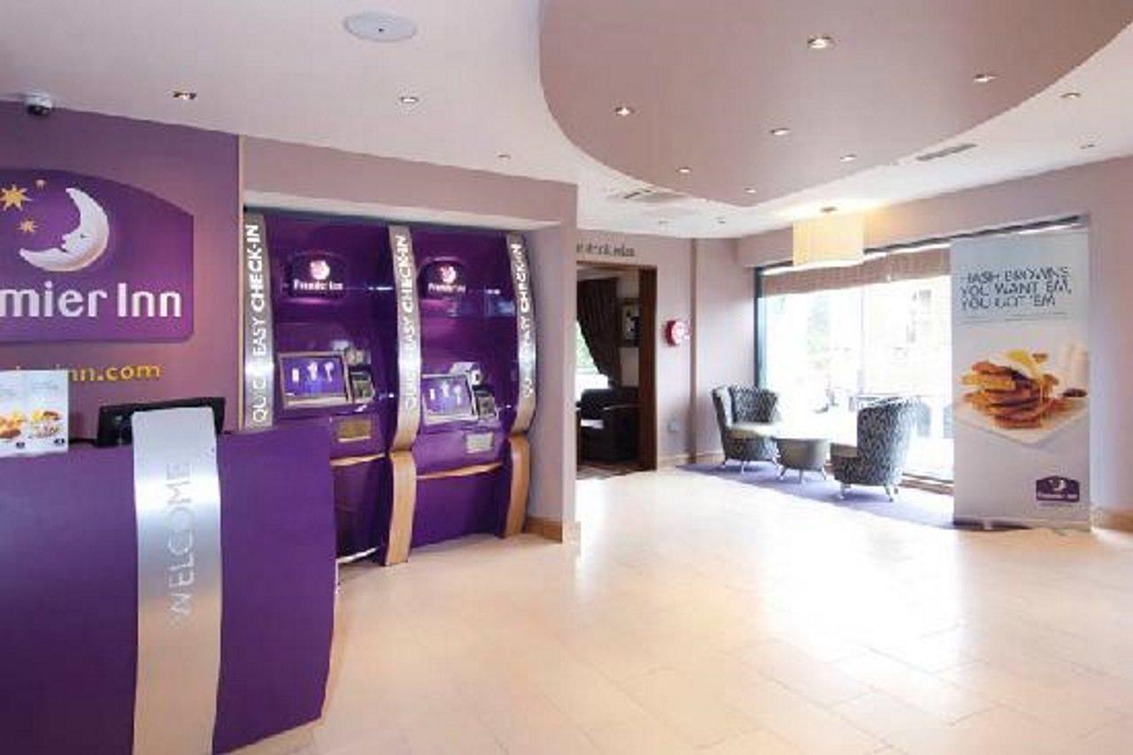 Premier Inn Camberley Exterior photo