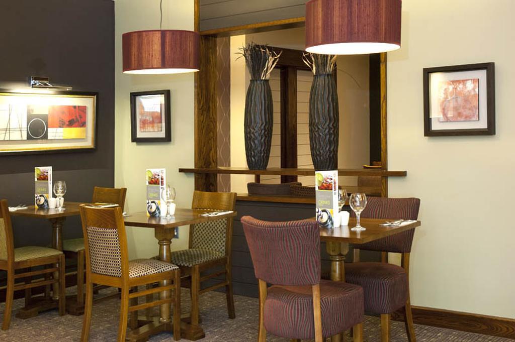 Premier Inn Camberley Exterior photo