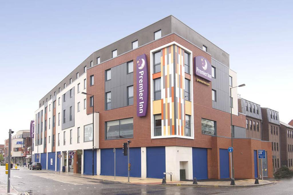 Premier Inn Camberley Exterior photo